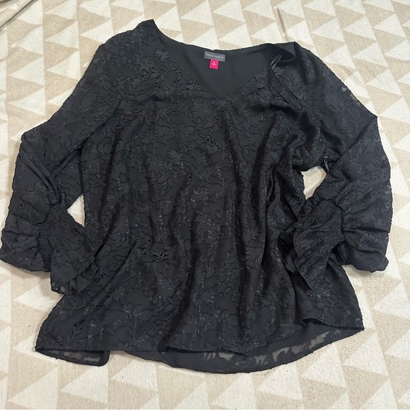 Vince Camuto
Women's Black Burnout Foliage Blouse - Picture 1 of 4